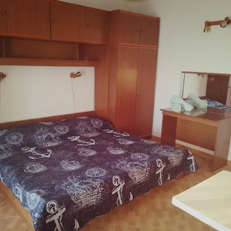 Riva - 10 M From Sea Apartment Sucuraj