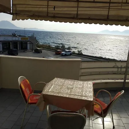 Apartment Riva - 10 M From Sea Sucuraj